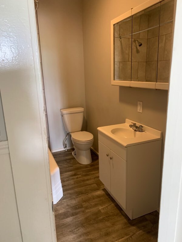 Building Photo - 804 15th St