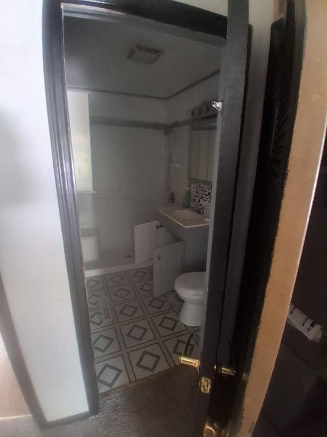 Building Photo - 11 B Ln