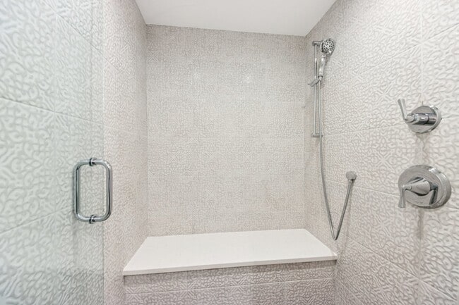 Building Photo - 1717 N Hudson Ave