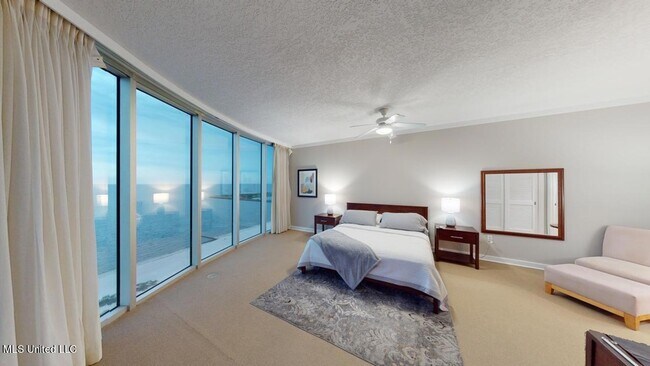 Building Photo - 2060 Beach Blvd