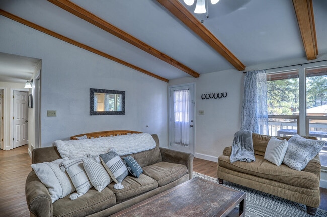 Building Photo - 26 N Debonaire Ct