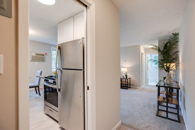 Building Photo - 1328 Idaho Ave S