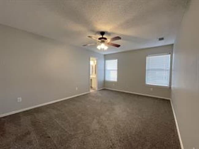 Building Photo - 10910 Red Cedar Dr