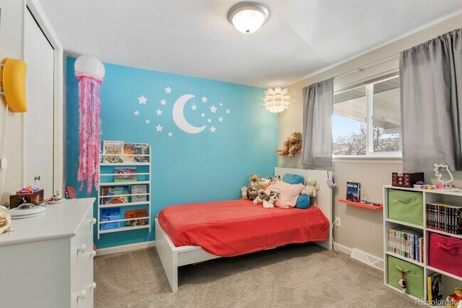 Building Photo - 3850 W Radcliff Ave