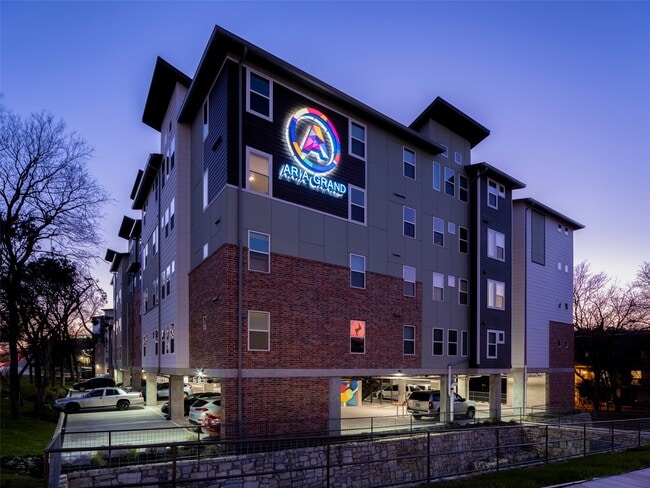 Building Photo - 1800 S I-35 Frontage Rd