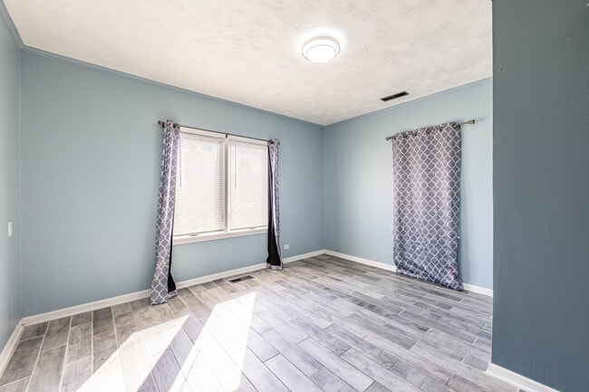 Building Photo - 7740 S Laramie Ave