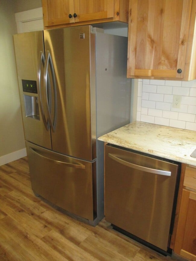 Building Photo - Beautiful Three Bedroom Downstairs Duplex