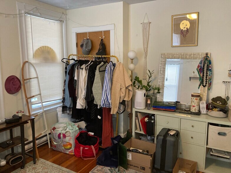 Building Photo - 14 Garrison Ave