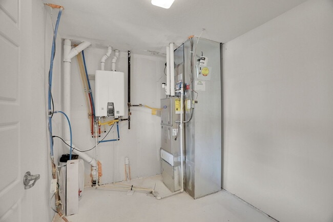 Building Photo - $2,680 - 2 Bed, 2.5 Bath Townhome in Broom...