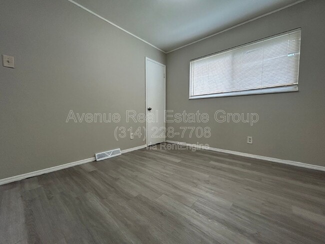 Building Photo - 11 Anistasia Dr