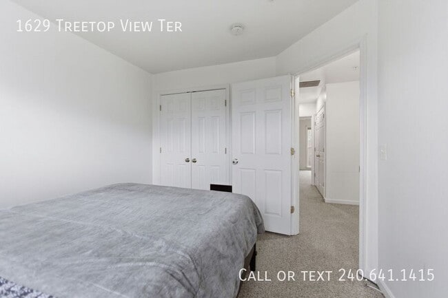 Building Photo - 1629 Treetop View Terrace