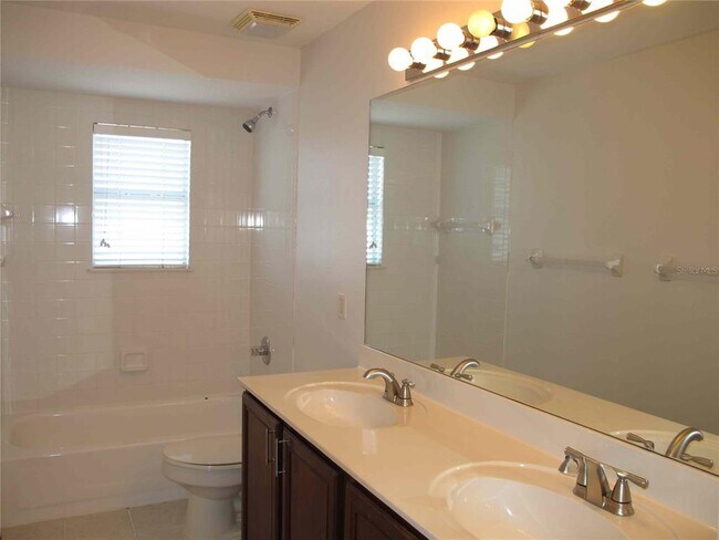 Building Photo - 10044 Canopy Tree Ct