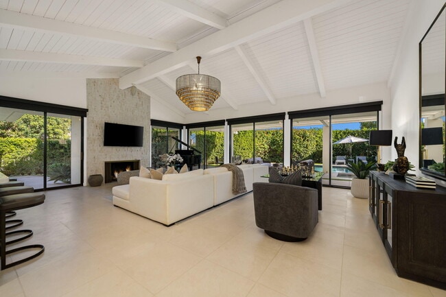 Building Photo - 6 Exeter Ct