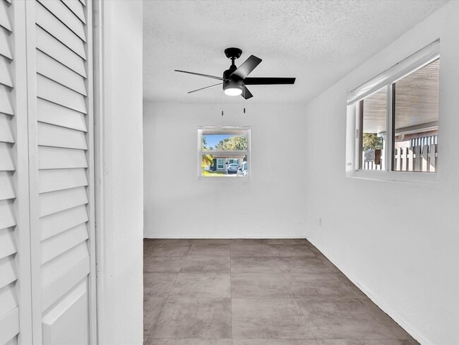 Building Photo - 6661 Meade St