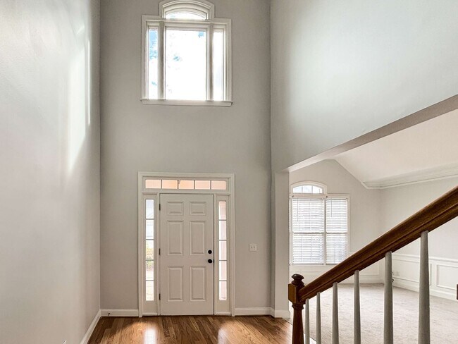 Building Photo - Gorgeous Home in Mableton