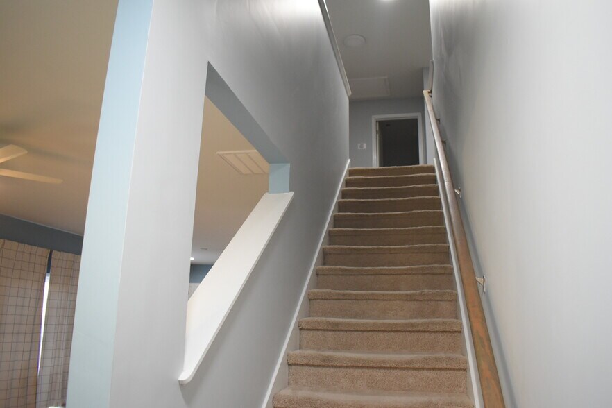 Building Photo - 145 Presley Ln