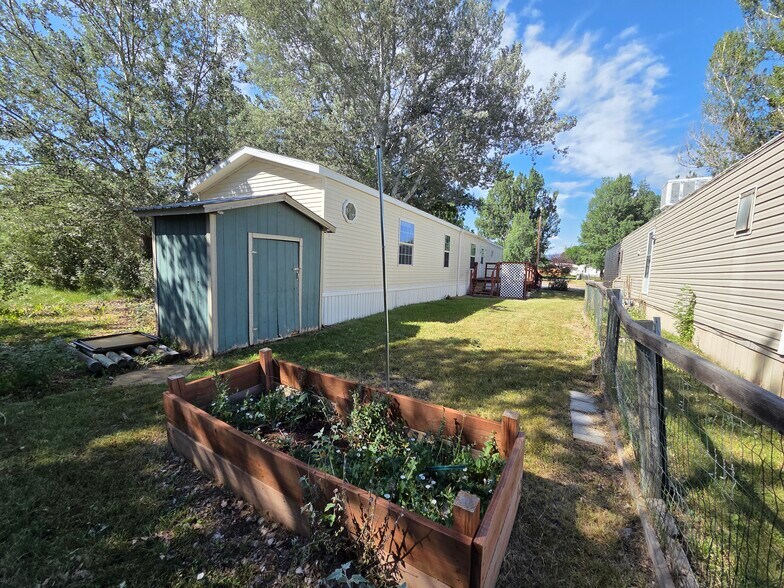 Building Photo - 1511 Mydland Rd