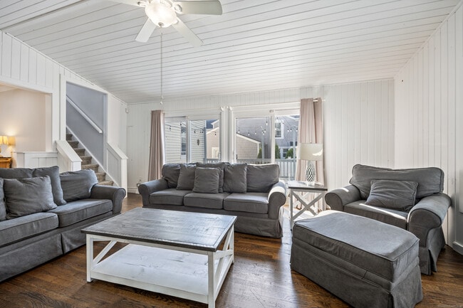 Building Photo - 28 Brookdale Ave