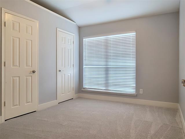 Building Photo - 424 Ambrose Dr