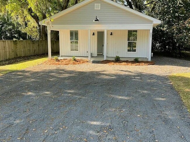 Primary Photo - 403 Bayview Dr