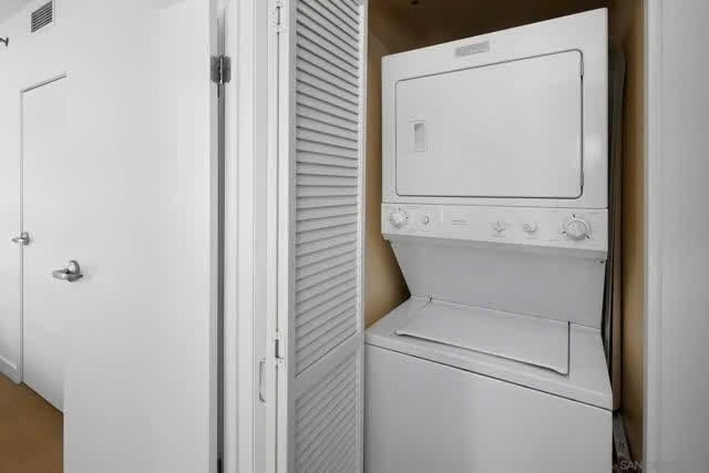 Building Photo - 425 W Beech St