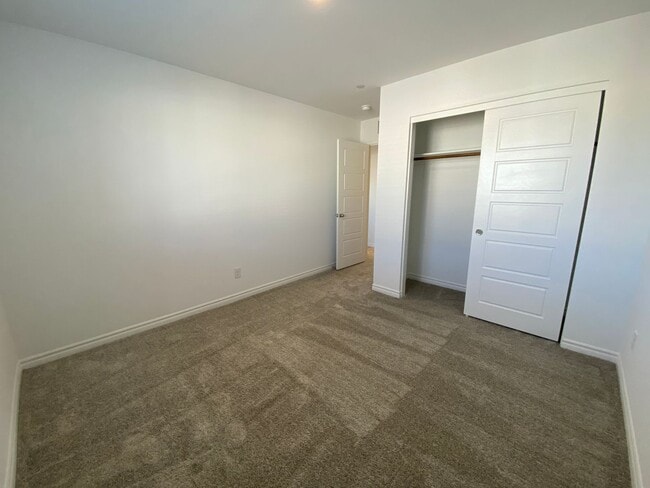 Building Photo - new build 4 bedroom house