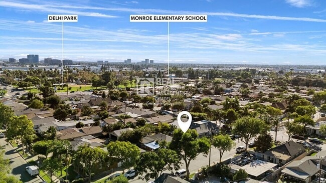 Building Photo - 940 E Anahurst Pl