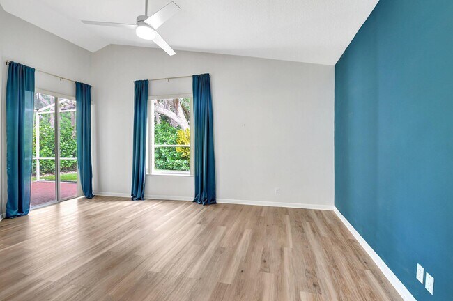 Building Photo - 3947 Redondo Way