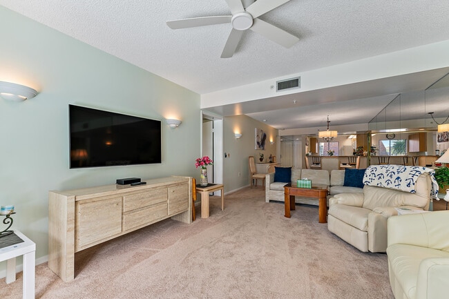 Building Photo - 1001 Seafarer Cir