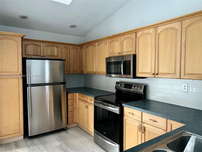 Building Photo - 6641 NW 52nd St