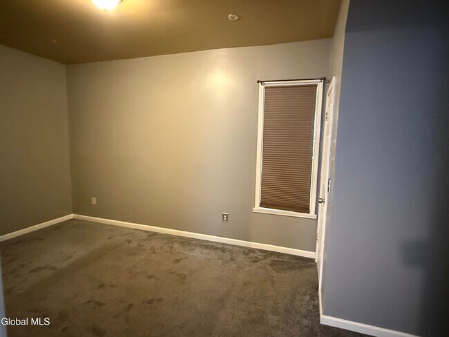 Building Photo - 1017 Hegeman St