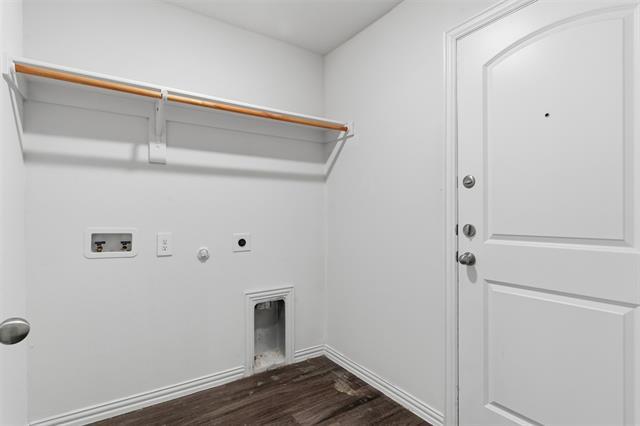 Building Photo - 104 Holiday Dr