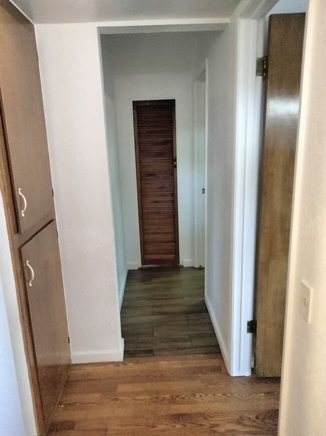 Building Photo - Charming 1 Bedroom/1 Bath Apartment