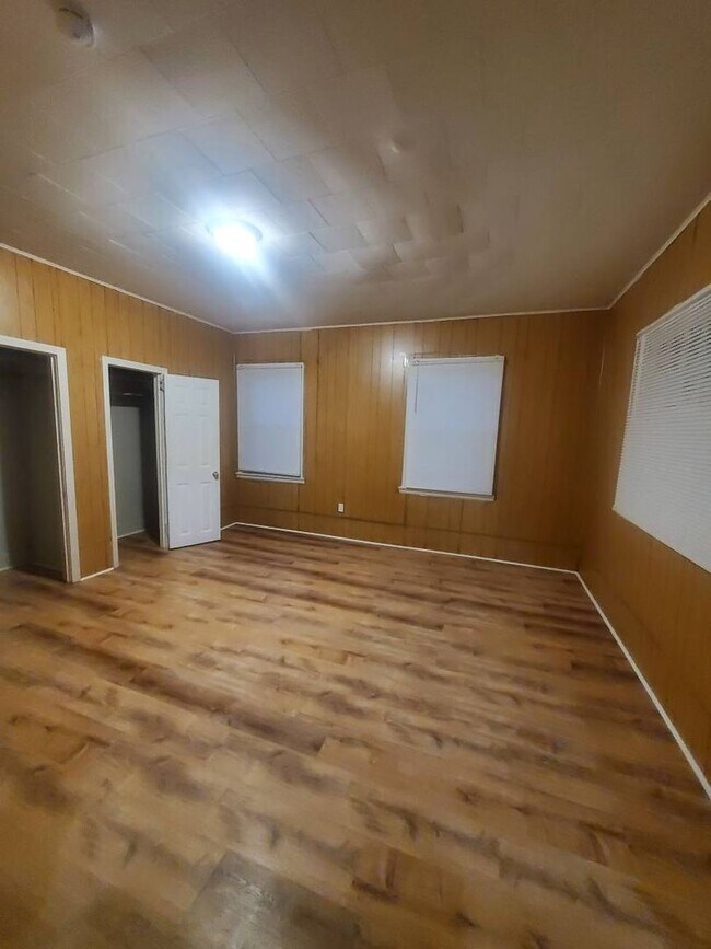 Building Photo - 4091 E 81st St