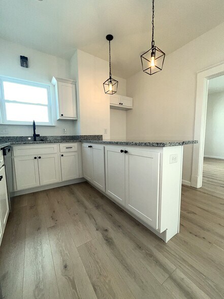 Building Photo - 5902 Nashville Ave