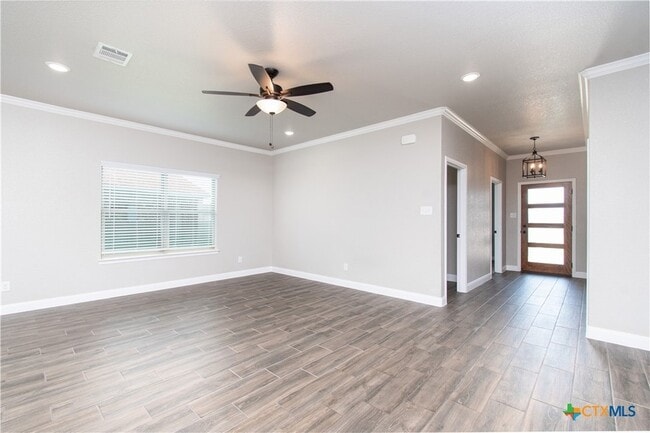 Building Photo - 7506 Hickman St