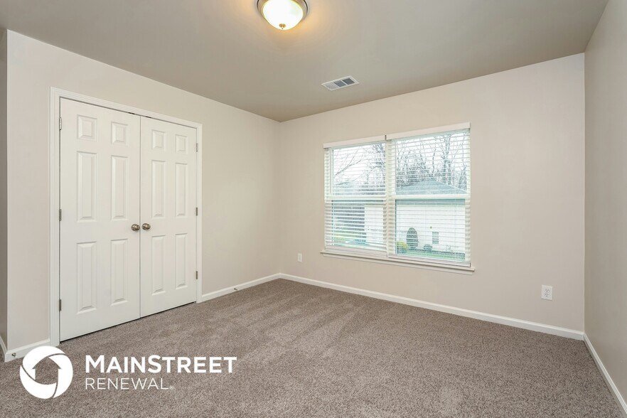 Building Photo - 3717 Whitworth Dr