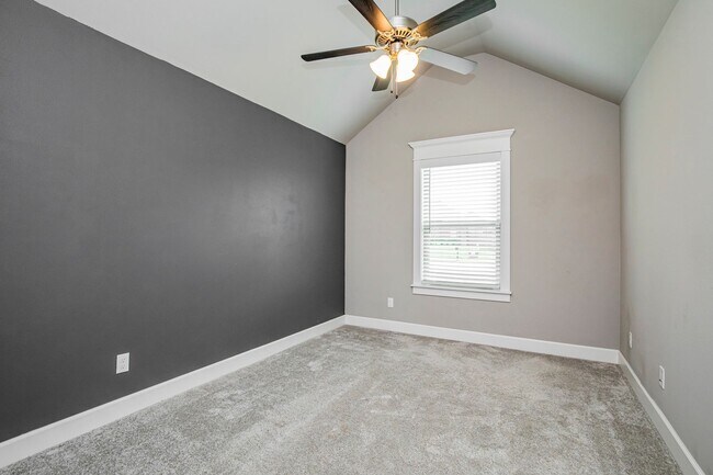 Building Photo - 870 Bob Glen Cir