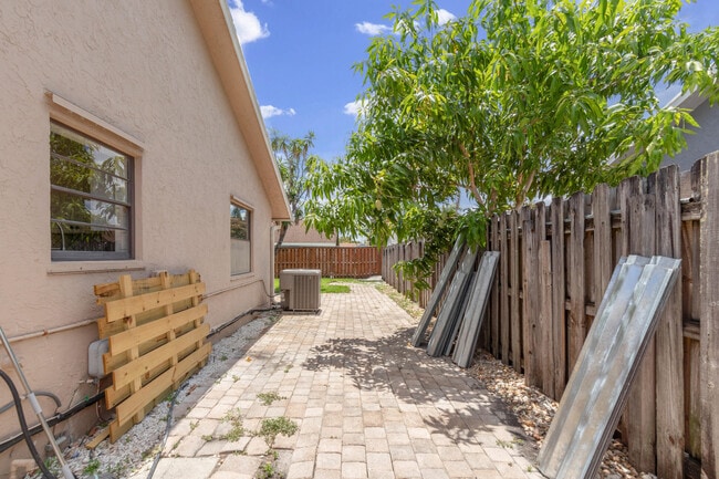 Building Photo - 23089 SW 55th Ave