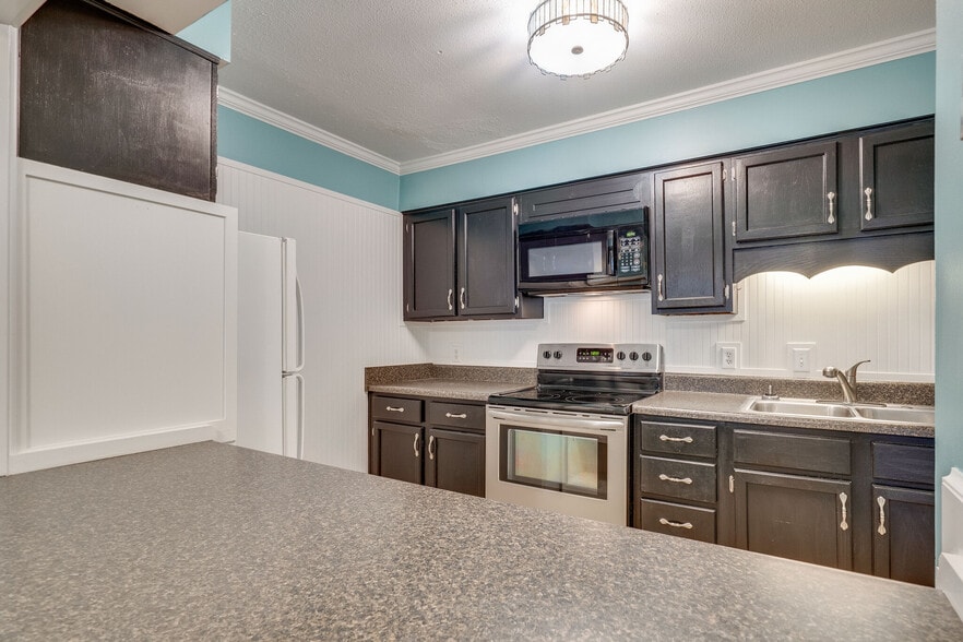 Renovated Kitchen - 1280 Middle Tennessee Blvd