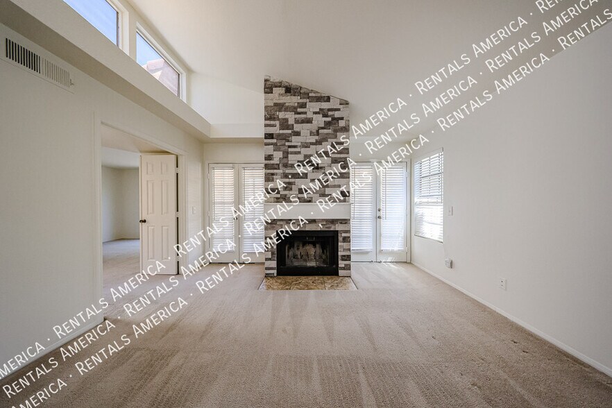 Building Photo - 636 N Cathy Ct