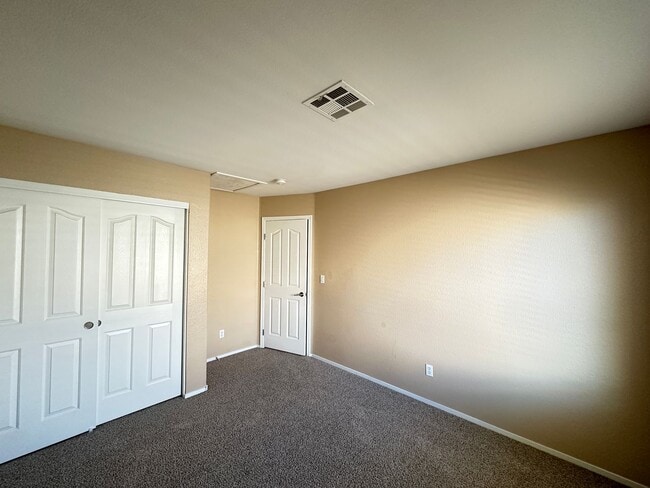 Building Photo - Discovery Hills