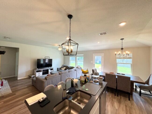 Building Photo - ****3 BEDROOM IN FORNEY****  TRINITY CROSS...