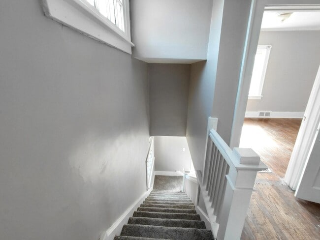 Building Photo - 13925 Cherrylawn St