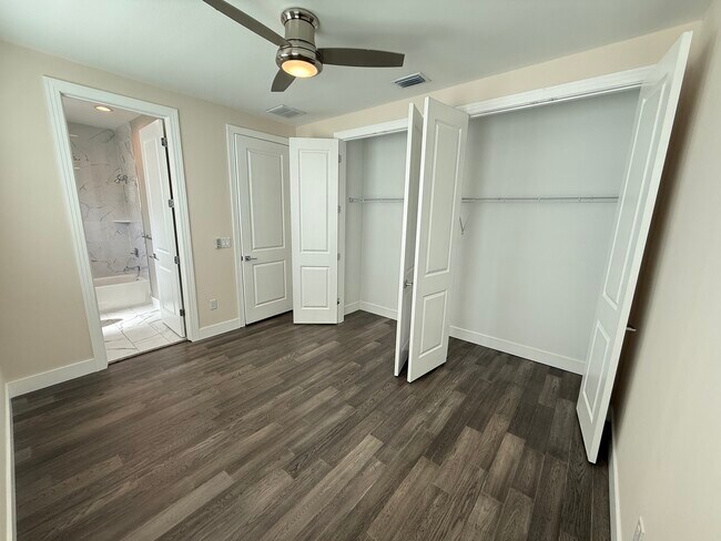 Building Photo - W McElroy Ave #3