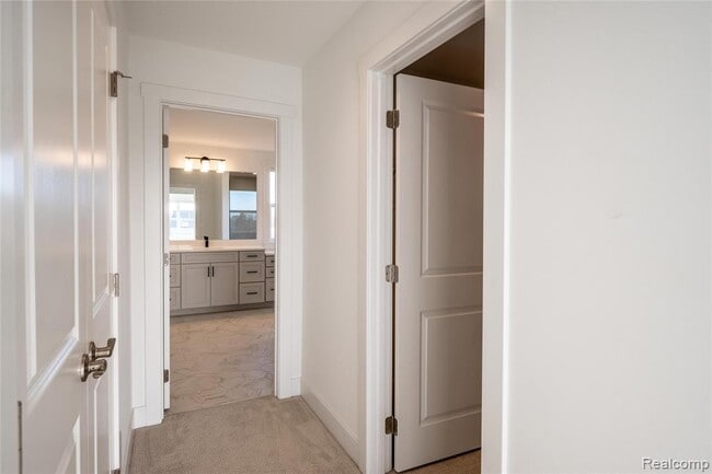 Building Photo - 5556 Hobart Ct