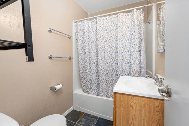 Building Photo - Charming single story in Clairemont