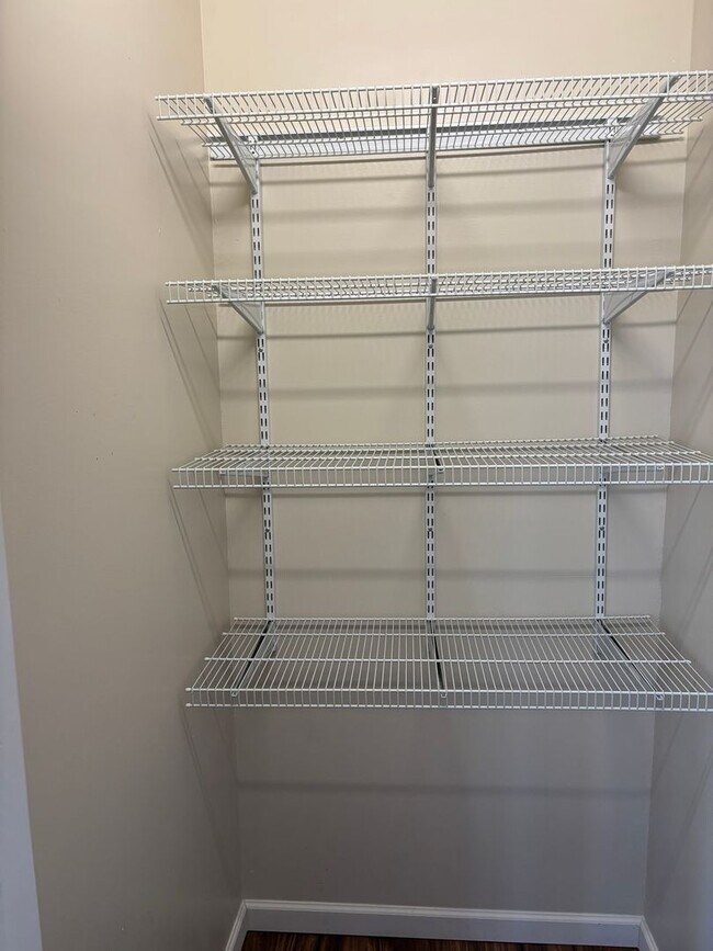 Building Photo - 580 Amherst St