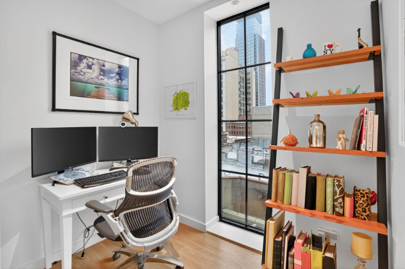 Building Photo - 441 W 37th St