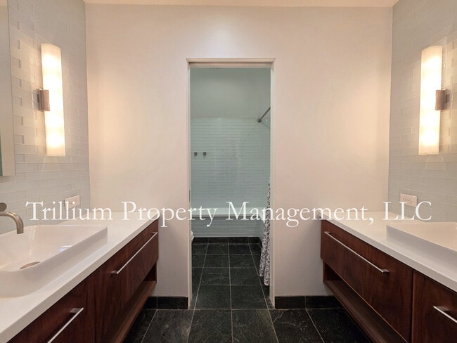 Building Photo - 2665 SW Brae Mar Ct